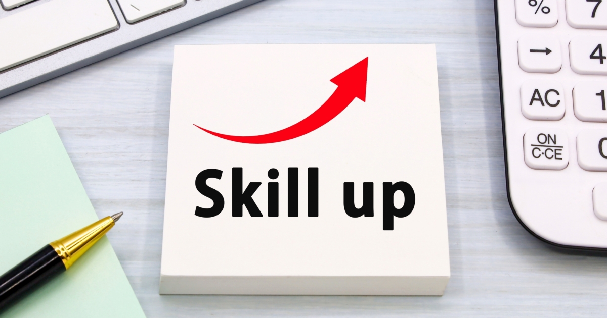 Skill up(スキルアップ)の文字が書かれたメモ