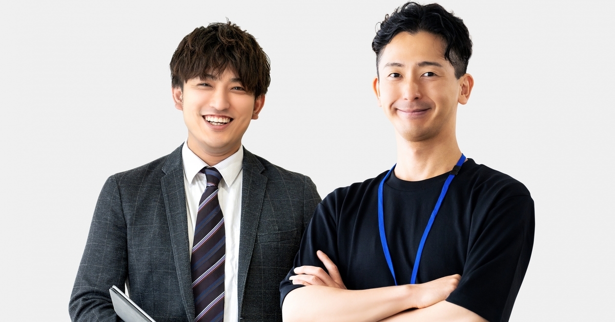 笑顔のビジネスパーソンたち