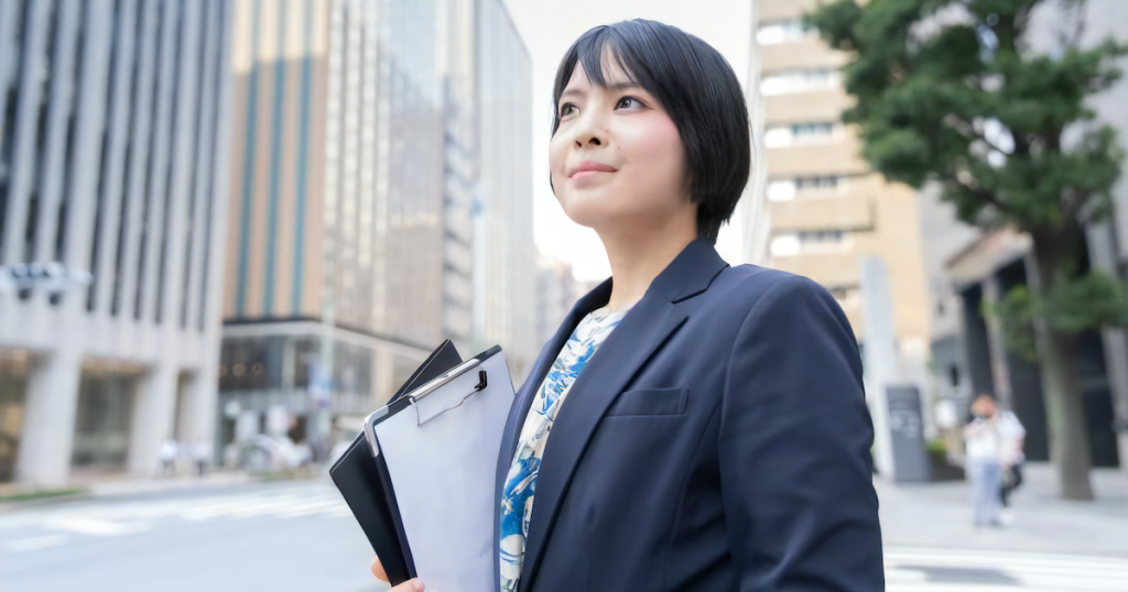 ショートカットの女性