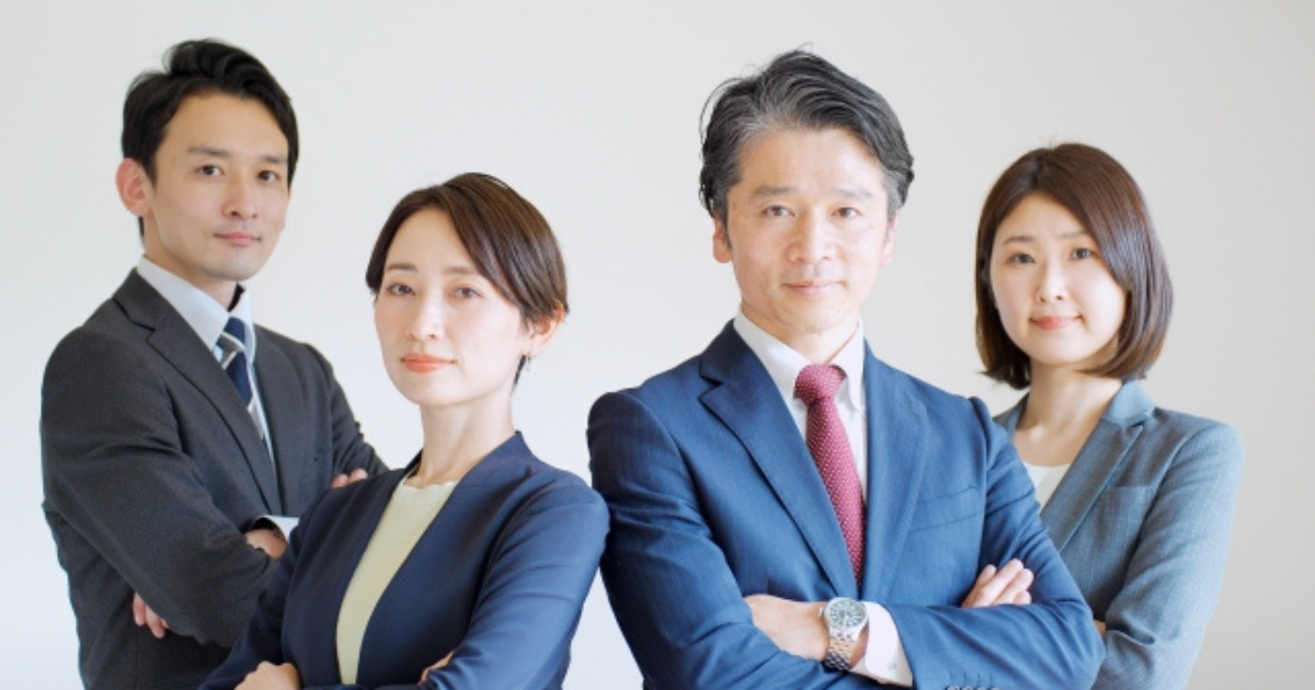 4人のビジネスパーソン