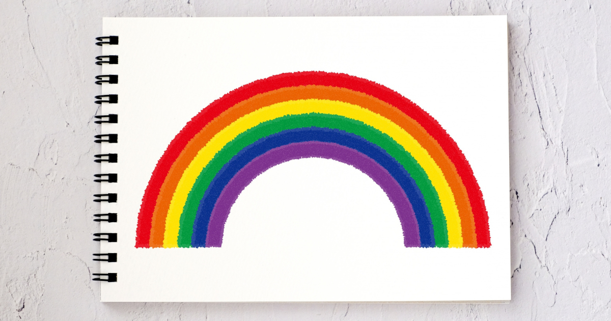 虹を描いたスケッチブック